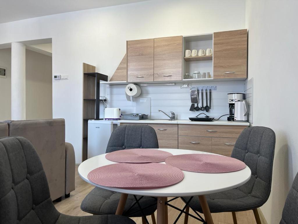 Sabina Apartaments Sfântu-Gheorghe Eksteriør billede